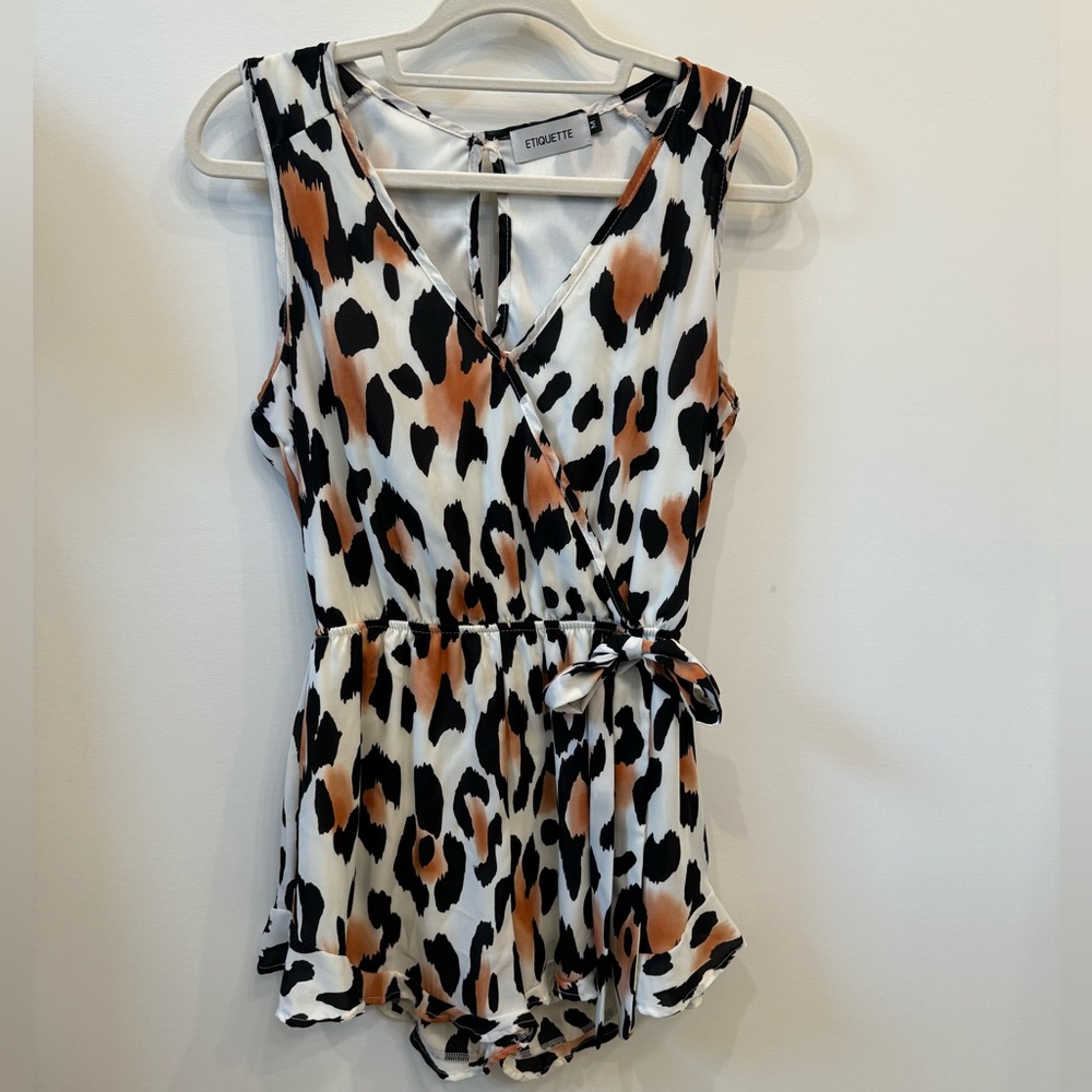 Etiquette Leopard Ruffle Romper • Size M - Fits (4-6) • EUC
